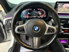 2022 BMW 5 Series 530Li M, белый — фото 9