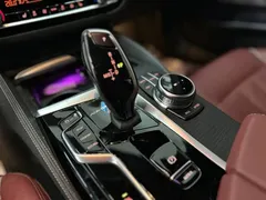 2022 BMW 5 Series 530Li M, белый — фото 12
