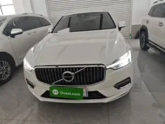 2021 Volvo XC60 4WD Luxury, белый — фото 3