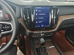 2021 Volvo XC60 4WD Luxury, белый — фото 9