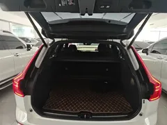 2021 Volvo XC60 4WD Luxury, белый — фото 15