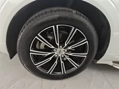 2021 Volvo XC60 4WD Luxury, белый — фото 25