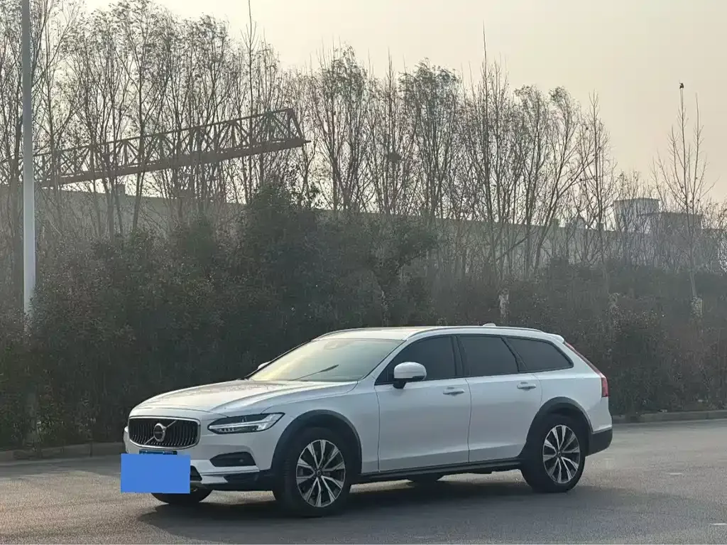 2021 Volvo V90 Cross Country B5 AWD