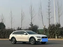 2021 Volvo V90 Cross Country B5 AWD, белый — фото 2