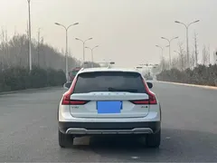 2021 Volvo V90 Cross Country B5 AWD, белый — фото 4