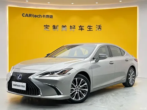 2020 Lexus ES 300h Premium