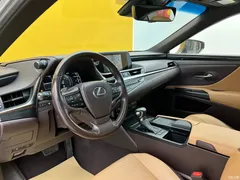 2020 Lexus ES 300h Premium — фото 4