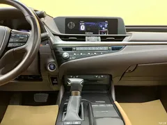 2020 Lexus ES 300h Premium — фото 14