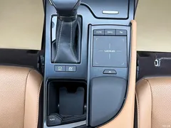 2020 Lexus ES 300h Premium — фото 21