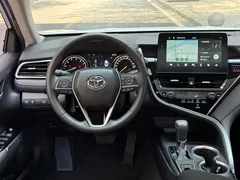 2023 Toyota Camry 2.0G Luxury, белый — фото 5