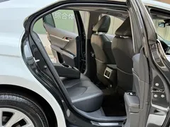 2023 Toyota Camry 2.0G Luxury, белый — фото 13