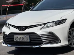 2023 Toyota Camry 2.0G Luxury, белый — фото 28