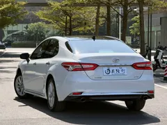 2023 Toyota Camry 2.0G Luxury, белый — фото 32