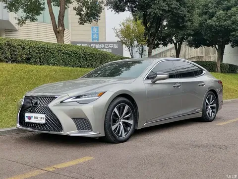 2021 Lexus LS 500h Excellence