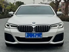 2022 BMW 5 Series 530Li Premium M Sport Package, белый — фото 2