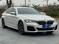 2022 BMW 5 Series 530Li Premium M Sport Package, белый — фото 3