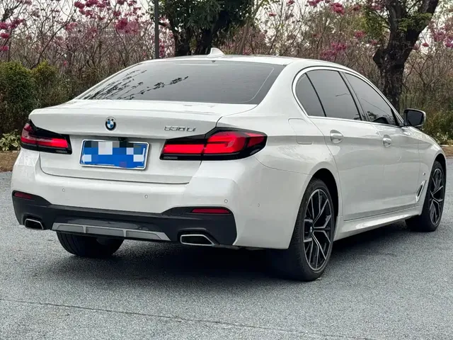 2022 BMW 5 Series 530Li Premium M Sport Package