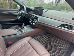 2022 BMW 5 Series 530Li Premium M Sport Package, белый — фото 8