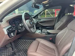 2022 BMW 5 Series 530Li Premium M Sport Package, белый — фото 10