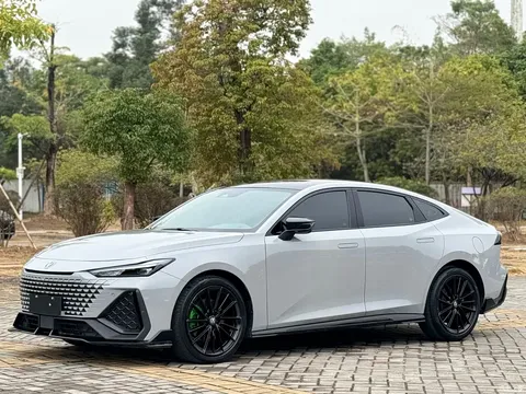 2022 Changan UNI-V 2.0T leading speed