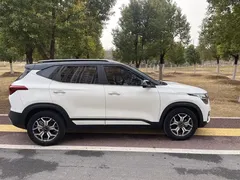 2021 Kia Seltos 1.5L CVT, белый — фото 8