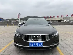2021 Volvo S90 — фото 2