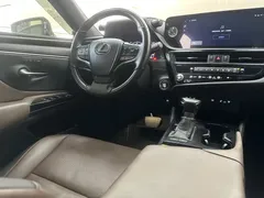 2022 Lexus ES 200 Luxury, белый — фото 18