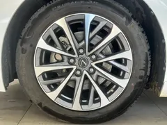 2022 Lexus ES 200 Luxury, белый — фото 20