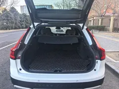 2023 Volvo V90 Cross Country B5 AWD, белый — фото 6