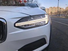 2023 Volvo V90 Cross Country B5 AWD, белый — фото 9
