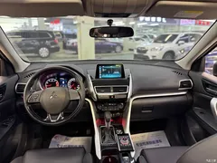 2021 Mitsubishi Yi Ge 1.5T CVT 4WD Burning Love, белый — фото 5