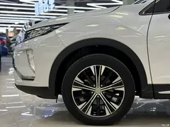 2021 Mitsubishi Yi Ge 1.5T CVT 4WD Burning Love, белый — фото 17