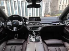 2021 BMW 7 Series 730Li M, чёрный — фото 8