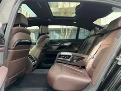 2021 BMW 7 Series 730Li M, чёрный — фото 10