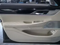 2019 BMW 7 Series 750Li xDrive V8 M Sport Package — фото 9