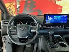 2021 Toyota Sienna 2.5L Hybrid Premium — фото 12