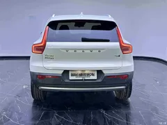 2022 Volvo XC40 T4 4WD Zhixing Fashion, белый — фото 5