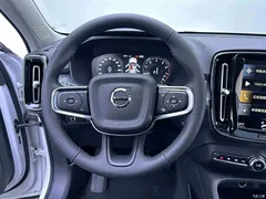 2022 Volvo XC40 T4 4WD Zhixing Fashion, белый — фото 15