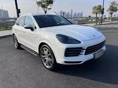 2022 Porsche Cayenne E-Hybrid 2.0T PHEV Platinum, белый — фото 3