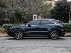2021 Porsche Cayenne E-Hybrid 2.0T PHEV, чёрный — фото 3