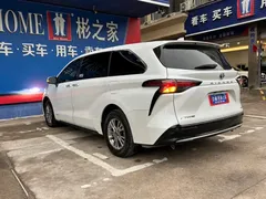 2023 Toyota Sienna 2.5L Hybrid Luxury, белый — фото 10