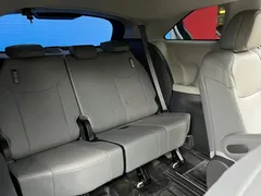 2023 Toyota Sienna 2.5L Hybrid Luxury, белый — фото 12