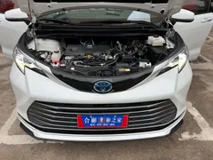 2023 Toyota Sienna 2.5L Hybrid Luxury, белый — фото 21