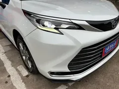 2023 Toyota Sienna 2.5L Hybrid Luxury, белый — фото 26
