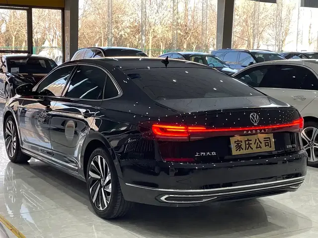 2023 Volkswagen Passat 330TSI Elite