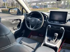 2021 Toyota RAV4 2.0L CVT 4WD Fashion, белый — фото 10