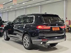 2022 BMW X7 xDrive40i, чёрный — фото 6