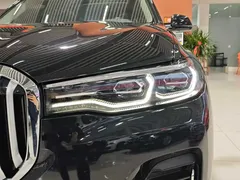 2022 BMW X7 xDrive40i, чёрный — фото 13