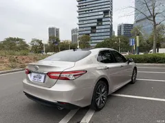 2021 Toyota Camry 2.5G Luxury — фото 5