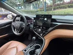 2021 Toyota Camry 2.5G Luxury — фото 10